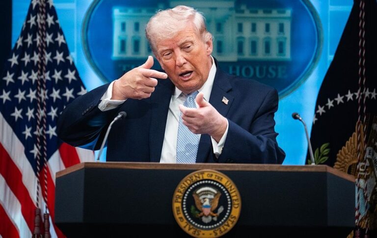 Прихильники MAGA почали вимагати відставки Трампа