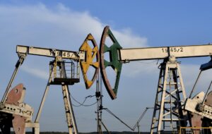 Росія рекордно скорочує видобуток нафти через атаки дронів – ЗМІ