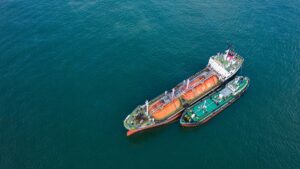 Росія збуває підсанкційний СПГ із 40% знижкою – ЗМІ