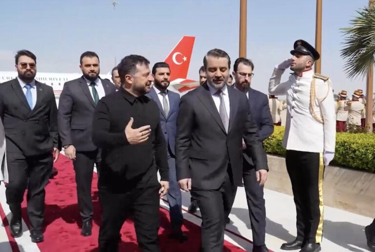 Союз, що змінить карту світу: що Зеленський привіз із Туреччини та Сирії