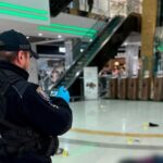 У Києві відвідувач ТРЦ впав з 5-го поверху і загинув