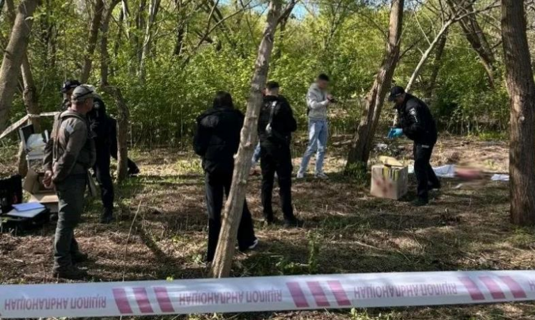 У парку Львова знайшли сумку з тілом немовляти