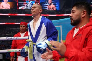 Українець вийде на ринг проти спадкоємця легенди боксу