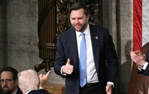 Венс анонсував релігійні мемуари