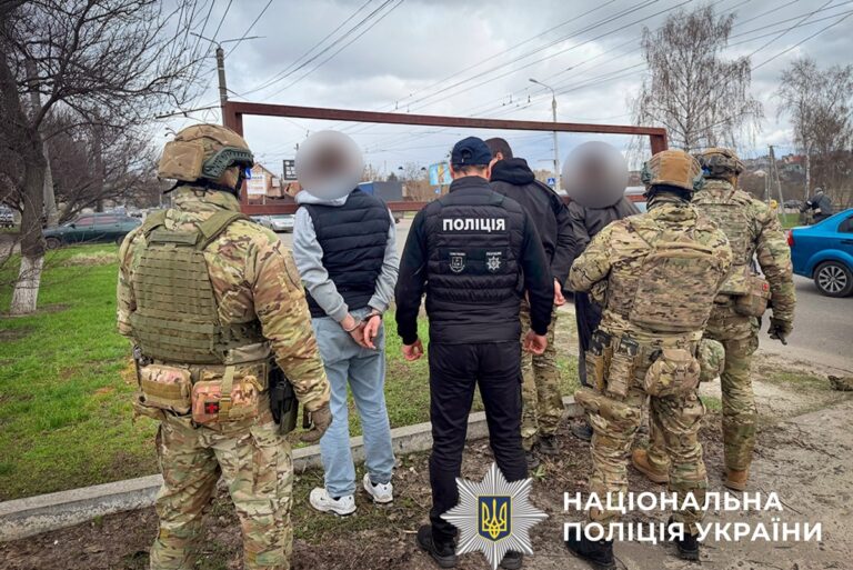 Зливали пальне: на Сумщині викрили схему крадіжок техніки ЗСУ