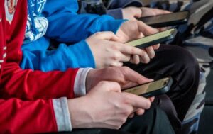 АМКУ заявив про маніпуляції операторів щодо “безлімітного інтернету”