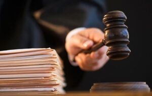 Чоловіка судитимуть за багаторічне ґвалтування падчерки