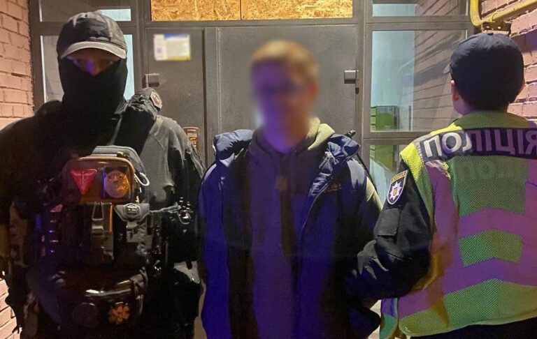 Киянин намагався підпалити відділення банку на замовлення РФ