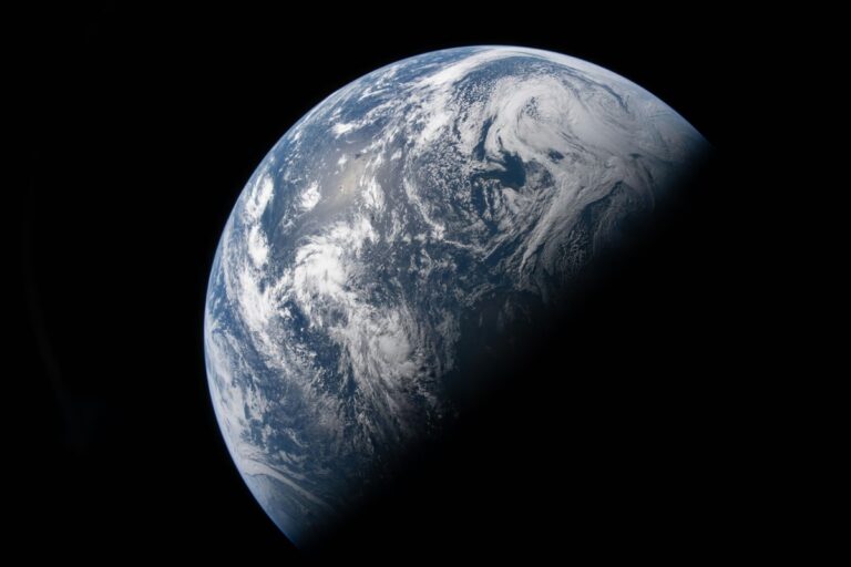 NASA опублікувало понад 12 тисяч фото місії Artemis II
