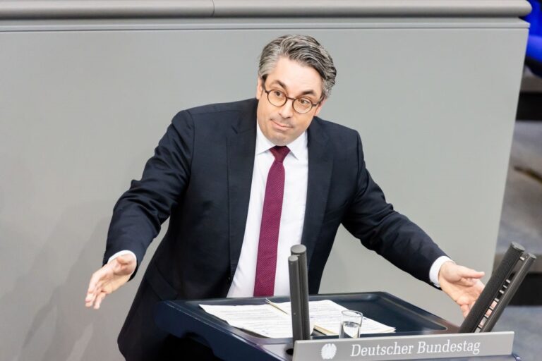 Німеччина заявила про остаточну відмову від російських енергоносіїв