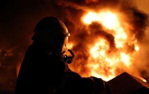 Росіяни атакували “шахедами” Харків, спалахнула пожежа