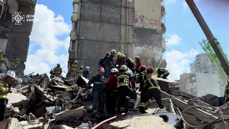 Понад 1500 рятувальників та поліцейських задіяно в ліквідації наслідків обстрілу