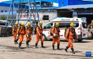 У Китаї через вибух на шахті загинули 82 гірники