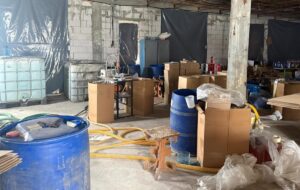 У Києві “елітний” алкоголь розливали у підпільному цеху