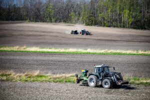 Українські аграрії засіяли 83% площ зернових