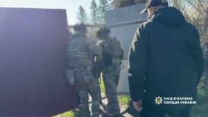 Поліція виявила 20 схронів та вилучила з незаконного обігу понад 1000 одиниць зброї та боєприпасів