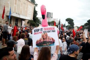 Албанці протестують проти будівництва зятя Трампа у заповіднику