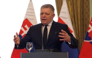 Фіцо вибиватиме з ЄС компенсації за військову техніку, передану Україні