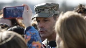 Гегсет достроково звільняє генерала США, який координував допомогу Україні