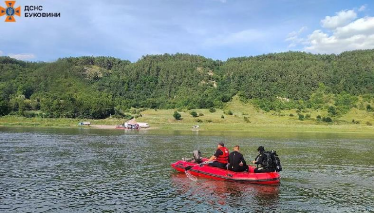 На Буковині шукають чотирьох людей, які зникли на Дністрі