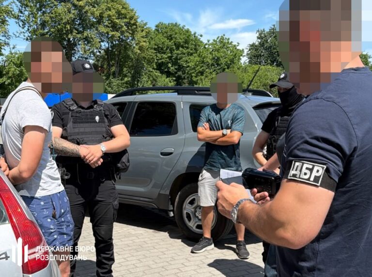 На Івано-Франківщині викрили військовослужбовця, який продавав зброю