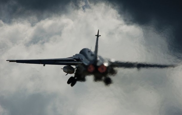 На Хмельниччині розбився літак Су-24М
