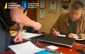 Посадовця Служби автодоріг на Львівщині підозрюють у розтраті 94 млн