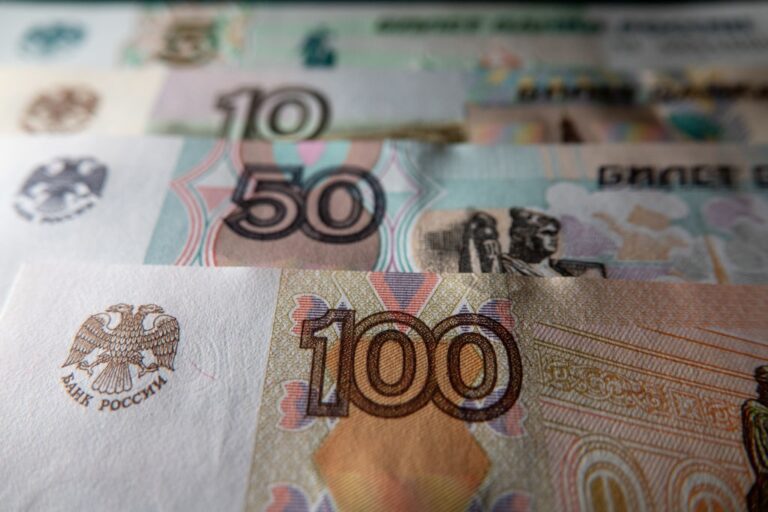 Російські ІТ-гіганти загрузли у боргах на 2 трлн рублів