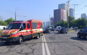 Смертельна ДТП в Києві на Виноградарі: рух ускладнений в обох напрямках