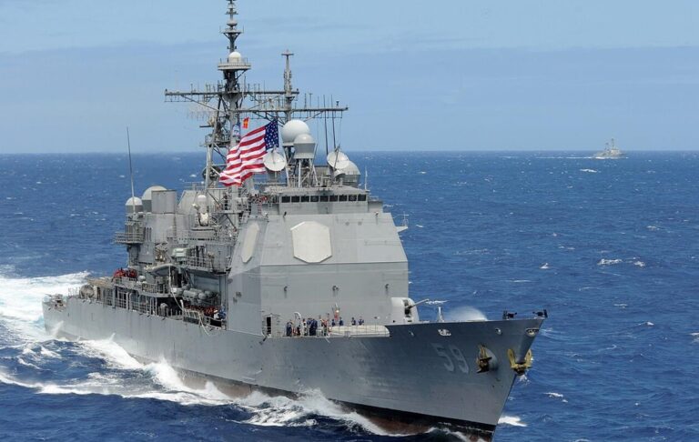 США розмістили ракетний крейсер в Аравійському морі біля узбережжя Ірану