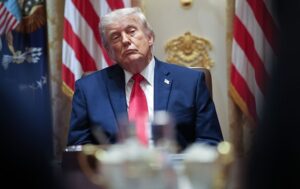 Трамп відреагував на рішення Ірану призупинити переговори зі США