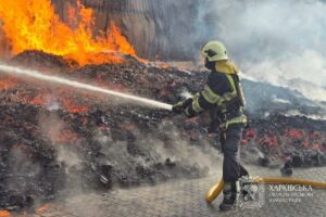 Удар РФ по Харкову: під завалами виявили тіло
