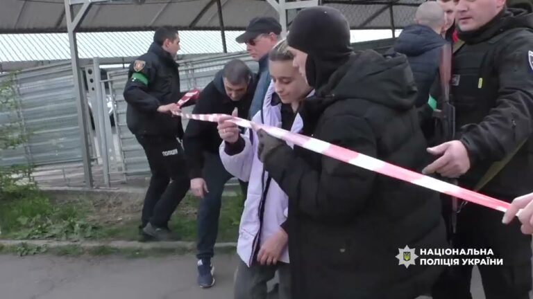 Наказували бити ракетами по ЖК: слідчі повідомили про підозру генерал-майору та полковнику армії рф