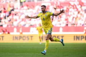 Яремчук залишається з Олімпіакосом: гравець не підійшов Ліону через гроші