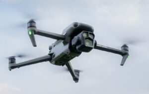 FPV-дрон вдарив по авто на Запоріжжі: є загибла та поранений