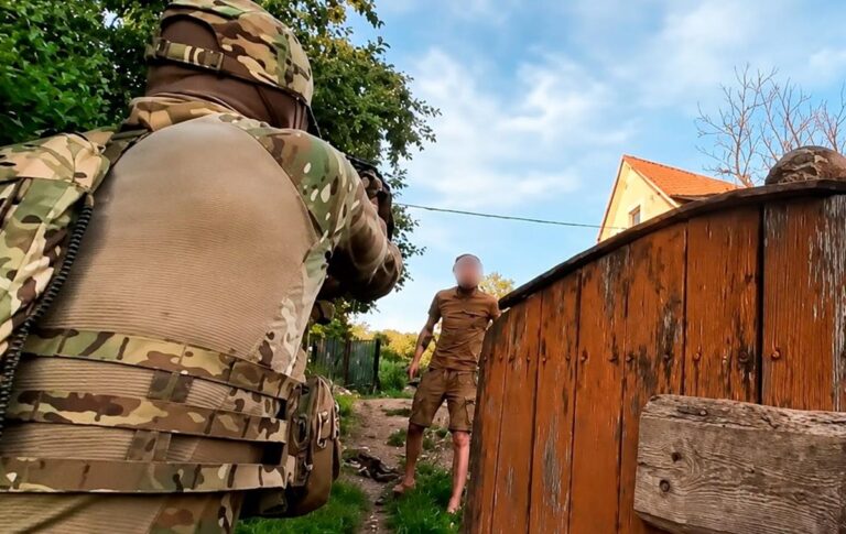 На Вінниччині СЗЧ-шник сокирою відбивався від представників групи розшуку