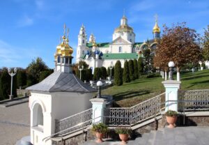 Почаївську лавру визнали пов’язаною з РПЦ
