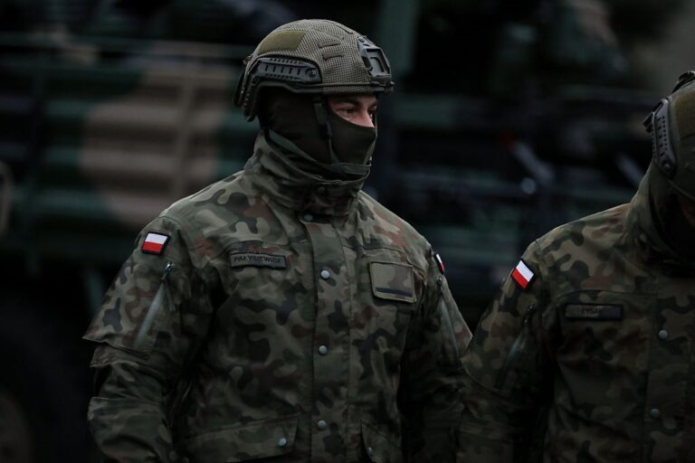 Польща готується до “передвоєнного режиму”