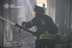 РФ ударила по лікарні у Херсоні, є жертви