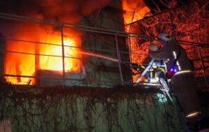 Росія вдарила по підприємству на Полтавщині, виникла пожежа