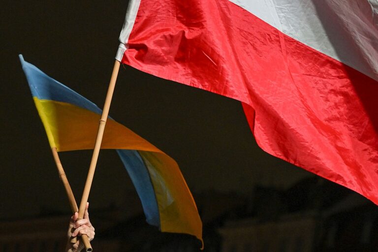 Спір на користь Москви. Військова допомога Польщі