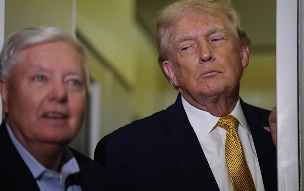 Трамп відреагував на чутки навколо смерті сенатора Грема