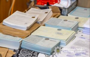 У Києві накрили підпільну “поліграфію” меддовідок для ухилянтів