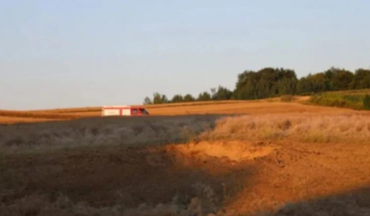 У Польщі після атаки РФ по Україні виявили кратер та уламки