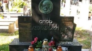 У Польщі пошкодили могилу українського письменника