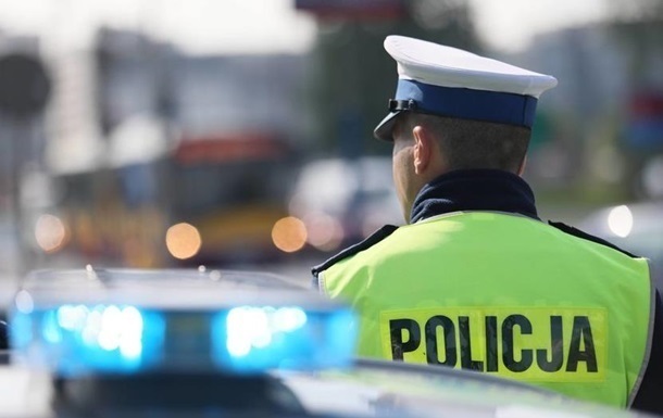 У Польщі жінка напала на українських дівчат