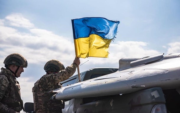 Зеленський пропонує продовжити воєнний стан