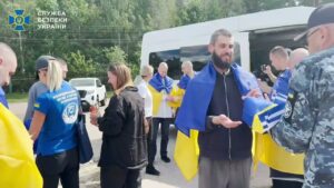 СБУ показала ексклюзивне відео з обміну полоненими 24 серпня