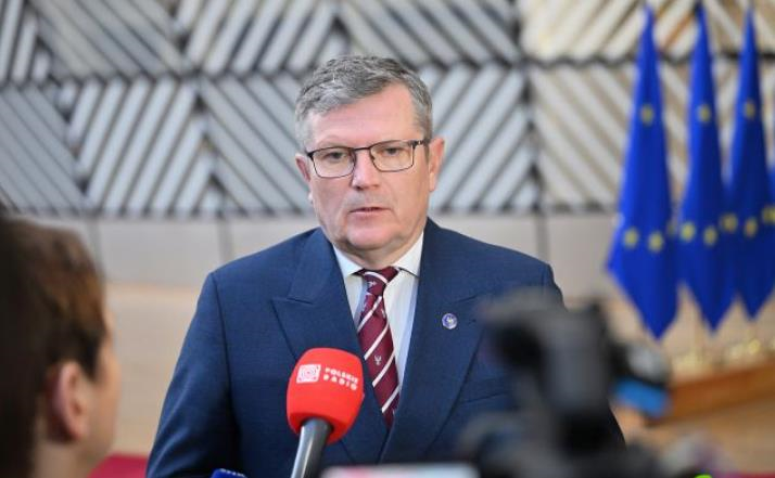 Бандера та Шухевич у Нацпантеоні: у Польщі заявили про “наслідки”