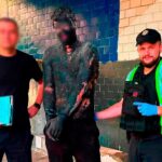 Киянин стрибнув у бочку зі смолою, щоб пограбувати магазин